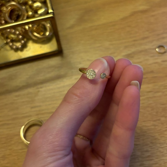 14KT GOLD DOUBLE DIAMOND DISK CUFF RING - Picture 3 of 4